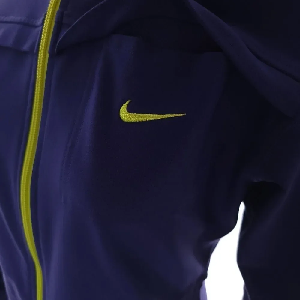Nike medium thumbholes